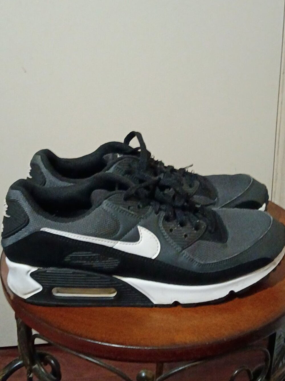 Nike Air Max 90 Men’s Low Top Lace Up Sneaker Black/Gray/White CN8490-002 Sz 11